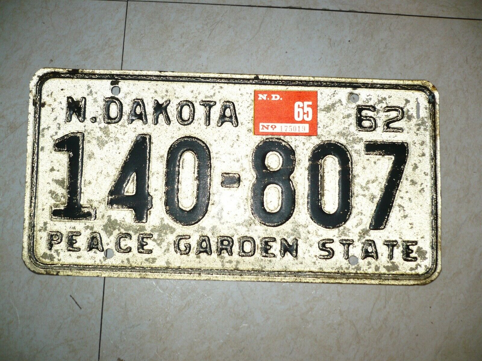 1962 North Dakota License Plate 140-807 Peace Garden State